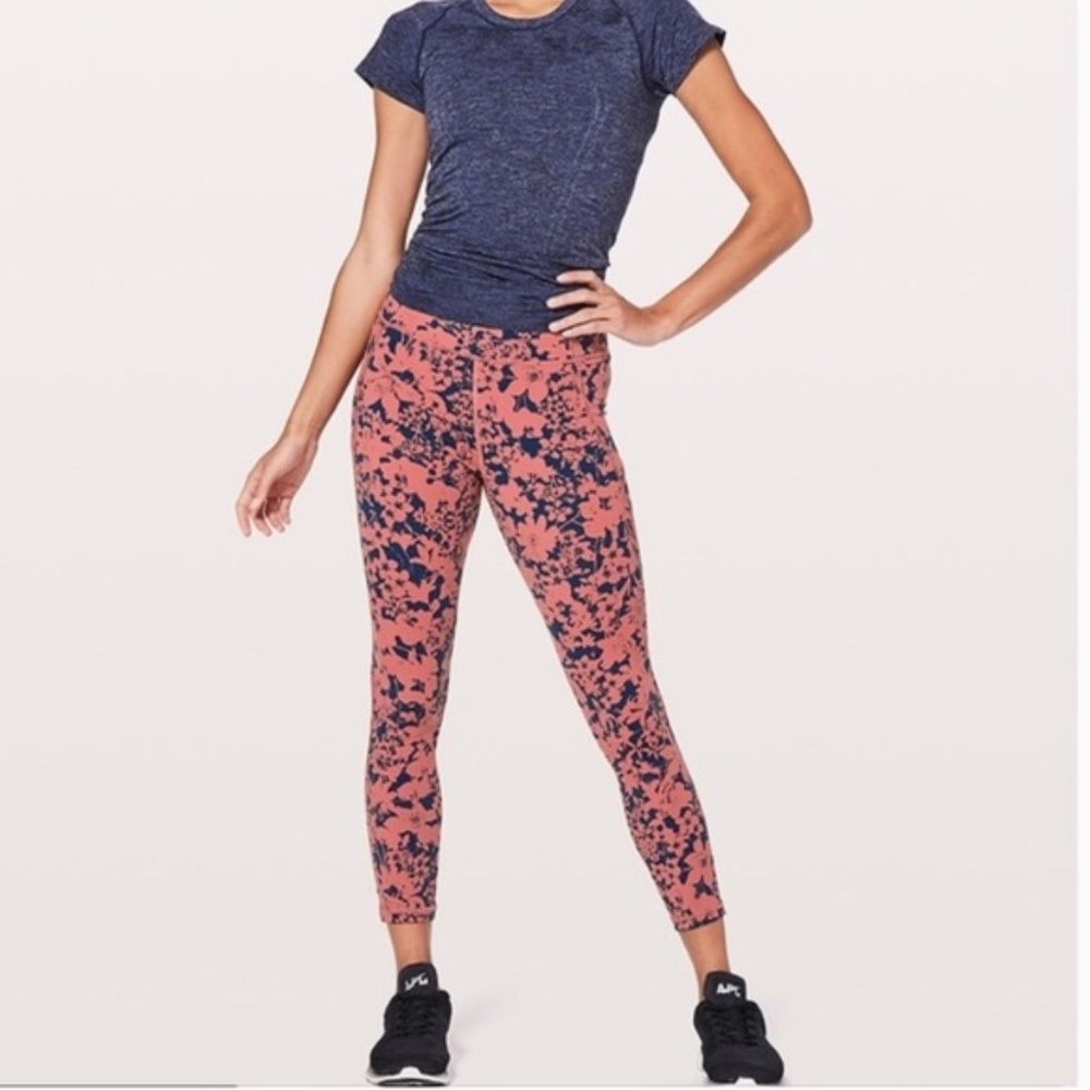 Lululemon Efflorescent Dark Canyon Onyx Blue Final Lap Inseam '23' Size 8